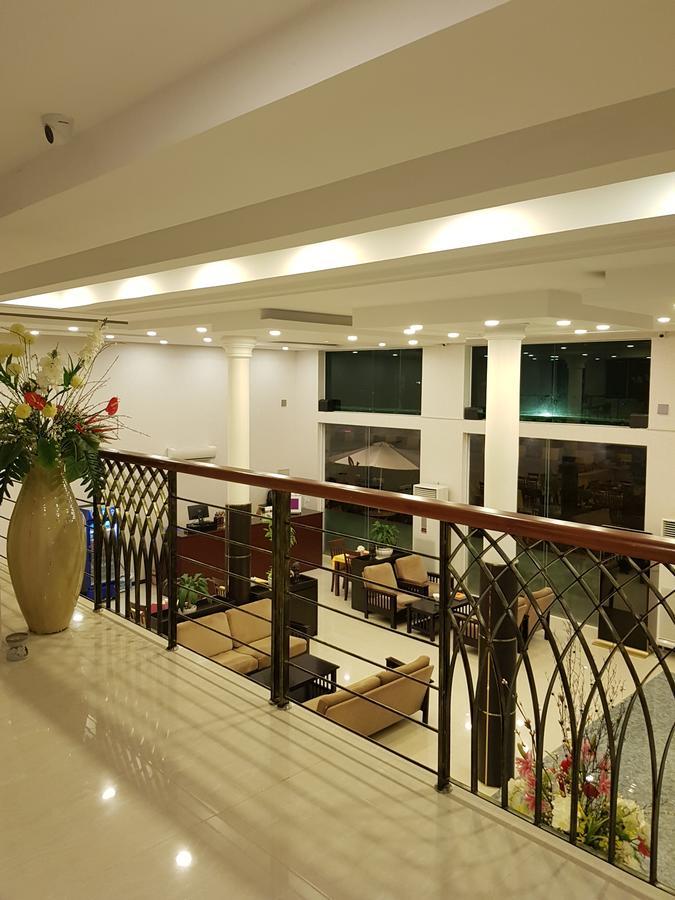 โรงแรมโกลเดน แอปเปิล พนมเปญ ภายนอก รูปภาพ