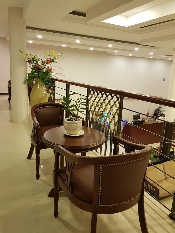 โรงแรมโกลเดน แอปเปิล พนมเปญ ภายนอก รูปภาพ